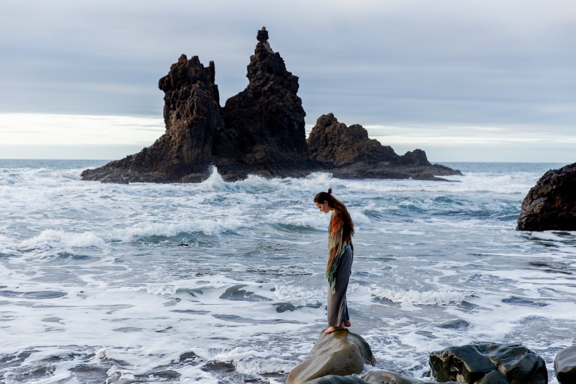 Is solo travel lonely?